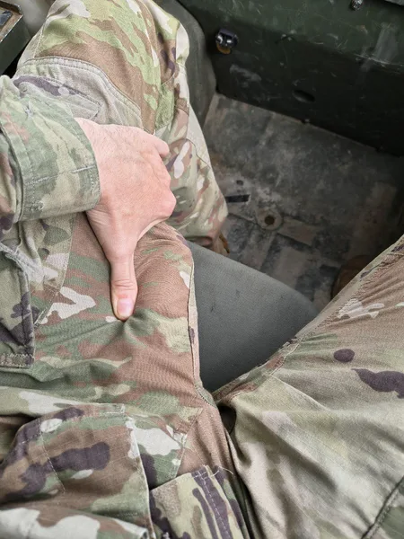25 bi on your knees