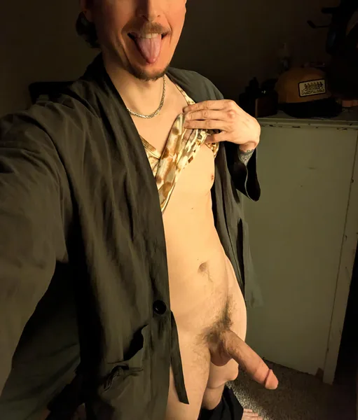 I want to know what gets you wet ladies? 🤔😘 (34) M