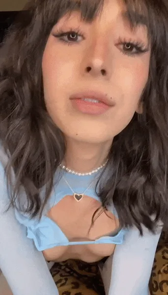 Wanna feel my trans cock? 😋