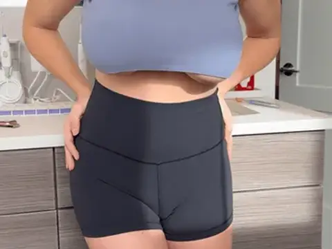 My big tits are fun to drop at the gym